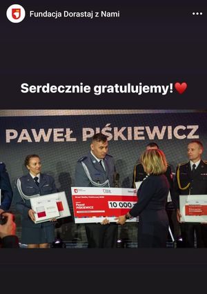 Funkcjonariusz z komendy miejskiej Policji w Kielcach na gali