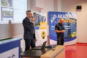Świętokrzyscy Policjanci na Pikniku Edukacyjnym Akademii Nauk Stosowanych w Kielcach