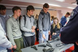 Świętokrzyscy Policjanci na Pikniku Edukacyjnym Akademii Nauk Stosowanych w Kielcach