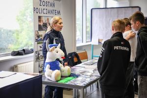 Świętokrzyscy Policjanci na Pikniku Edukacyjnym Akademii Nauk Stosowanych w Kielcach