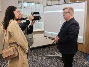 Bezpieczna hulajnoga – wspólna inicjatywa Policji i Starostwa Powiatowego w Kielcach