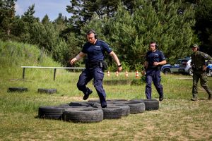 świętokrzyscy policjanci rywalizowali w turnieju „Patrol Roku 2025”