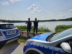 funkcjonariusze podczas działań Kręci mnie bezpieczeństwo w lecie”