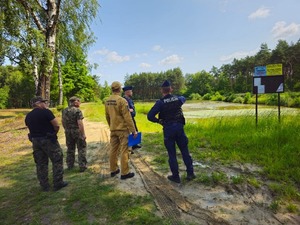 funkcjonariusze podczas działań Kręci mnie bezpieczeństwo w lecie”