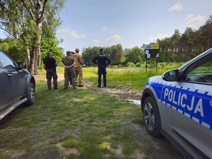 funkcjonariusze podczas działań Kręci mnie bezpieczeństwo w lecie”
