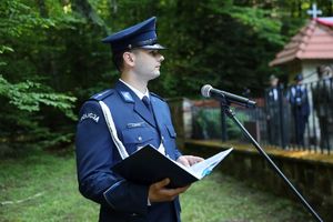 Uroczystości na leśnej polanie Wykus
