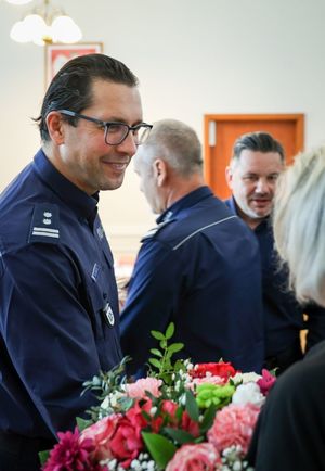 Życzenia dla podopiecznej Fundacji Pomocy Wdowom i Sierotom po Poległych Policjantach