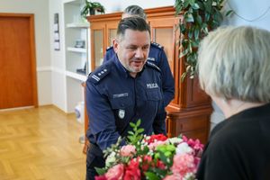 Życzenia dla podopiecznej Fundacji Pomocy Wdowom i Sierotom po Poległych Policjantach