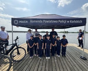 Policjanci z Nieetatowego Zespołu Policji Wodnej rozpoczynają służbę w Sielpi