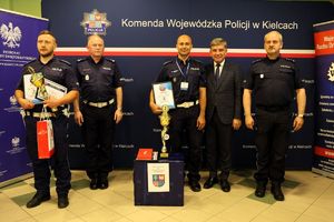 Policjant ruchu drogowego.
