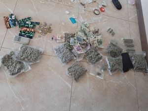 Zabezpieczone przez policjantów przedmioty