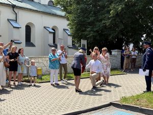 wyjątkowe zaręczyny na powiatowych obchodach Święta Policji