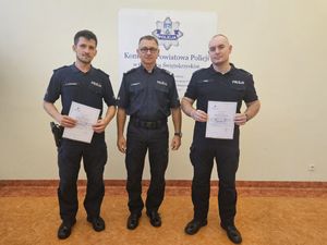 Otrzymali listy gratulacyjne od komendanta