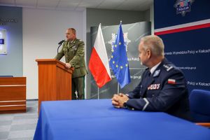 Uroczyste podpisanie porozumień o współpracy na rzecz klas mundurowych w świętokrzyskich szkołach
