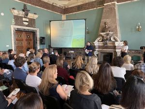 Konferencja o uzależnieniach behawioralnych z udziałem policjantów