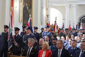 Pielgrzymka Służb Mundurowych na Święty Krzyż