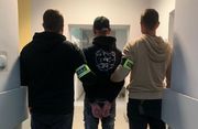 zatrzymany w asyście policjantów