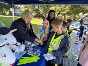 „Bezpieczna droga do szkoły” - działania profilaktyczne koneckich policjantów