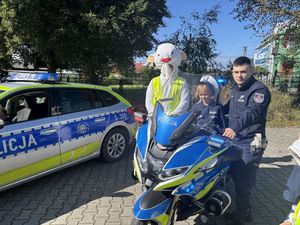 „Bezpieczna droga do szkoły” - działania profilaktyczne koneckich policjantów