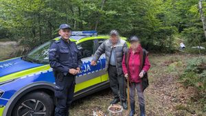 policjant i zagubieni grzybiarze