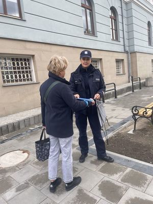 podczas akcji rozdawania odblasków