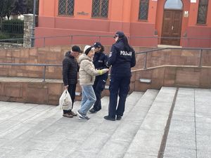 podczas akcji rozdawania odblasków