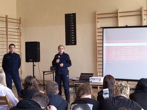 policjantki podczas profilaktyki