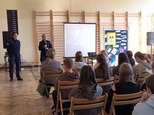 policjantki podczas profilaktyki