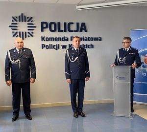 Uroczysta zbiórka w Komendzie Powiatowej Policji w Końskich