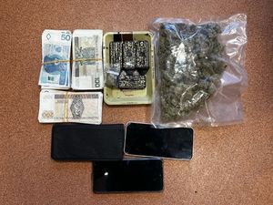 zabezpieczone narkotyki i pieniądze