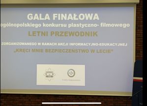Dzieci ze Świetlicy Środowiskowej w Kazimierzy wielkiej zdobyły nagrodę główną w konkursie „Letni PrzeWodnik”