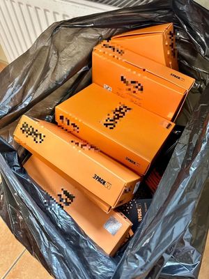 odzież z podrobionymi znakami towarowymi