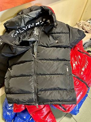 odzież z podrobionymi znakami towarowymi