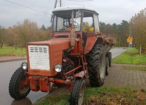 niesprawny ciągnik rolniczy