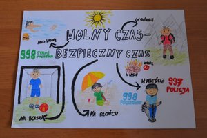 uczestnicy uroczystości wręczenia nagród