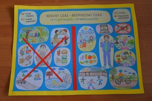 uczestnicy uroczystości wręczenia nagród