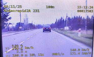 Na liczniku 143 km/h w obszarze zabudowanym