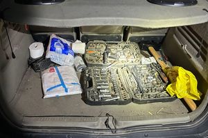 Zabezpieczone pieniądze oraz narzędzia