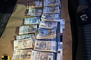 Opatowscy policjanci odzyskali ponad 380 tysięcy złotych