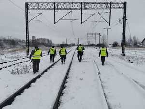 Świętokrzyscy policjanci wzmacniają ochronę terenów kolejowych