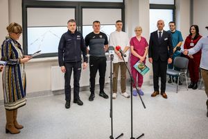 Konferencja prasowa o współpracy świętokrzyskich policjantów ze Szpitalem MSWiA