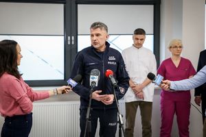 Konferencja prasowa o współpracy świętokrzyskich policjantów ze Szpitalem MSWiA
