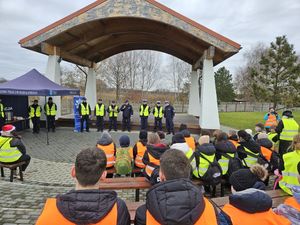 Uczestnicy rajdu pieszego