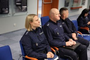 policjanci podczas szkolenia