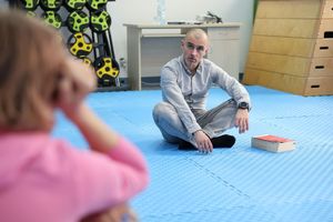 Klub przedsiębiorczych mam w policyjnej hali treningowej – szkolenie z samoobrony