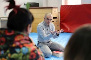 Klub przedsiębiorczych mam w policyjnej hali treningowej – szkolenie z samoobrony