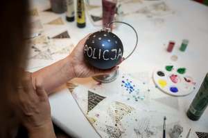 W szczytnym celu ozdabiali bombki