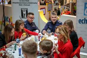 W szczytnym celu ozdabiali bombki