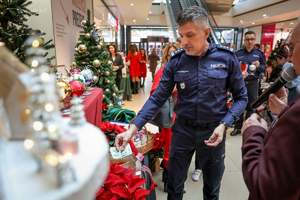 W szczytnym celu ozdabiali bombki