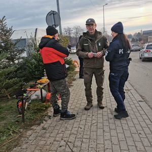 służby na targowisku miejskim w Opatowie